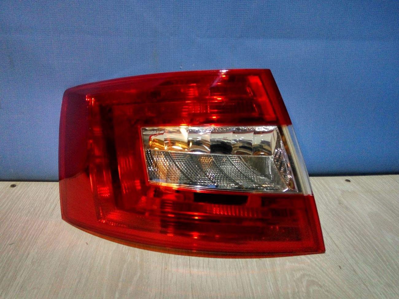 Фонарь левый Skoda Octavia 3 A7 (2013-2017)