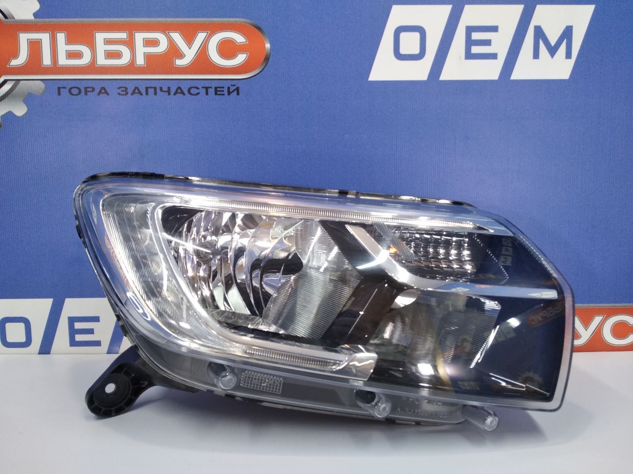 Купить Фара Правая Рено Сандеро Степвей