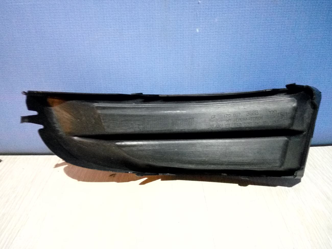 1Z0807367B9B9 Заглушка противотуманной фары левая Skoda Octavia 2 A5 2004-2013 1Z0807367B 9B9