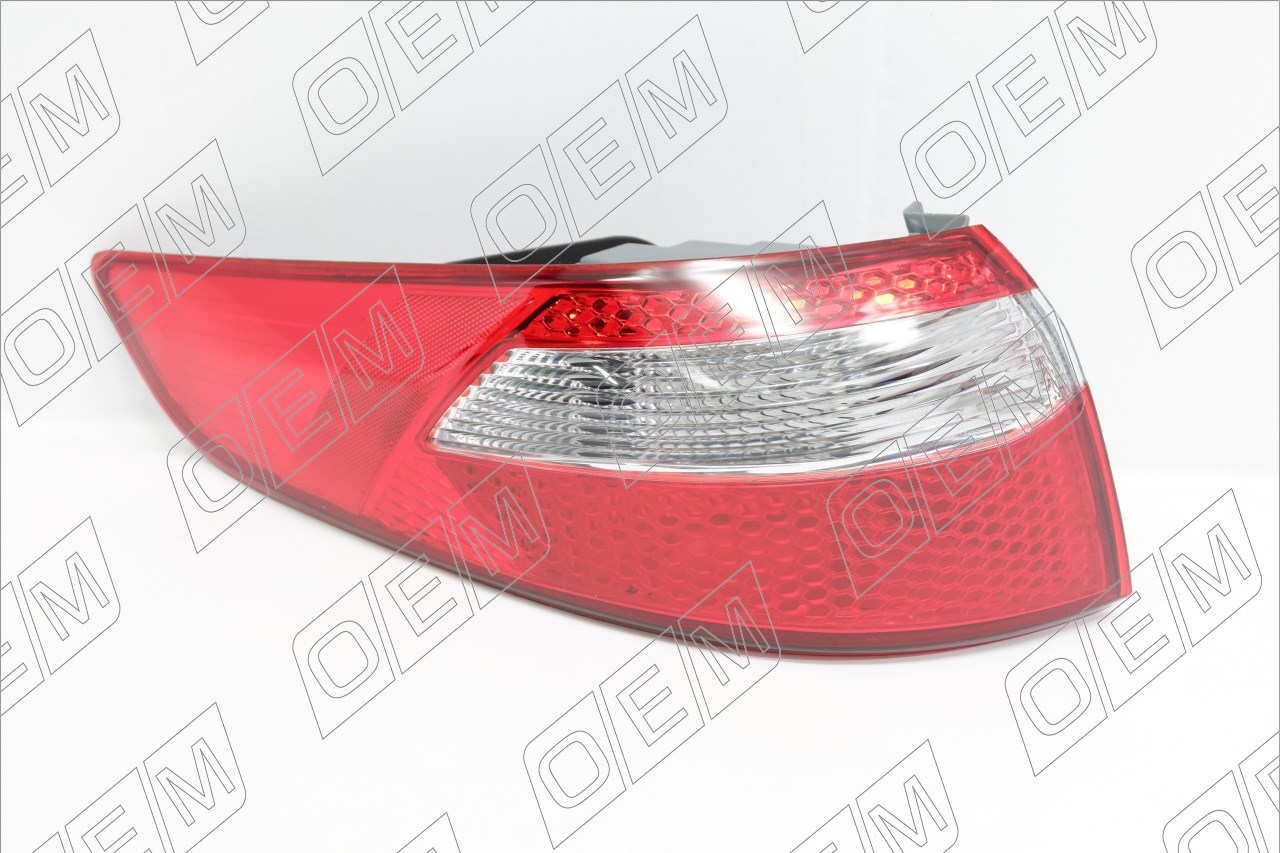 Фонарь левый внешний Kia Rio 3 QB (2011-2015)