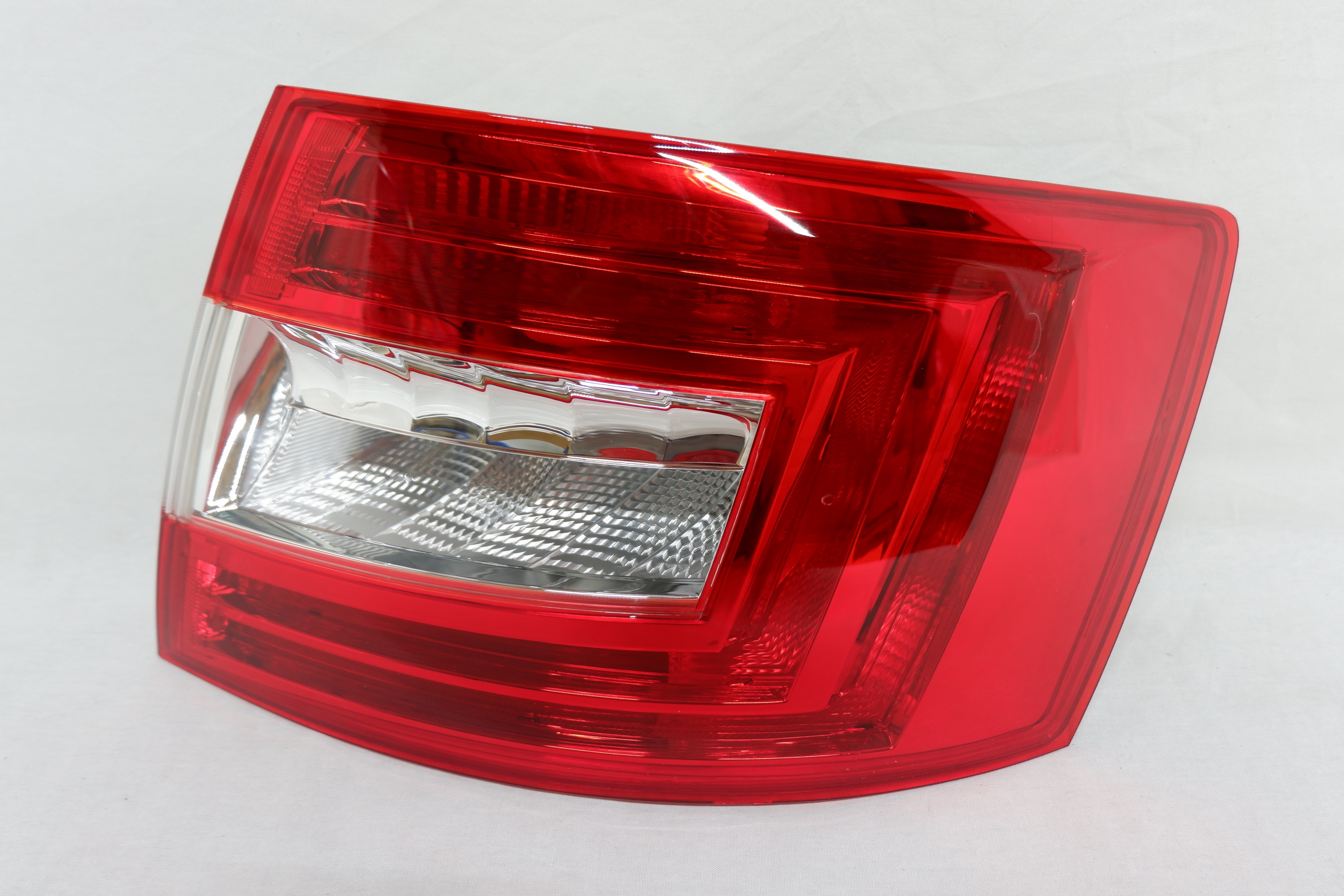 Фонарь правый Skoda Octavia 2013 лифтбек