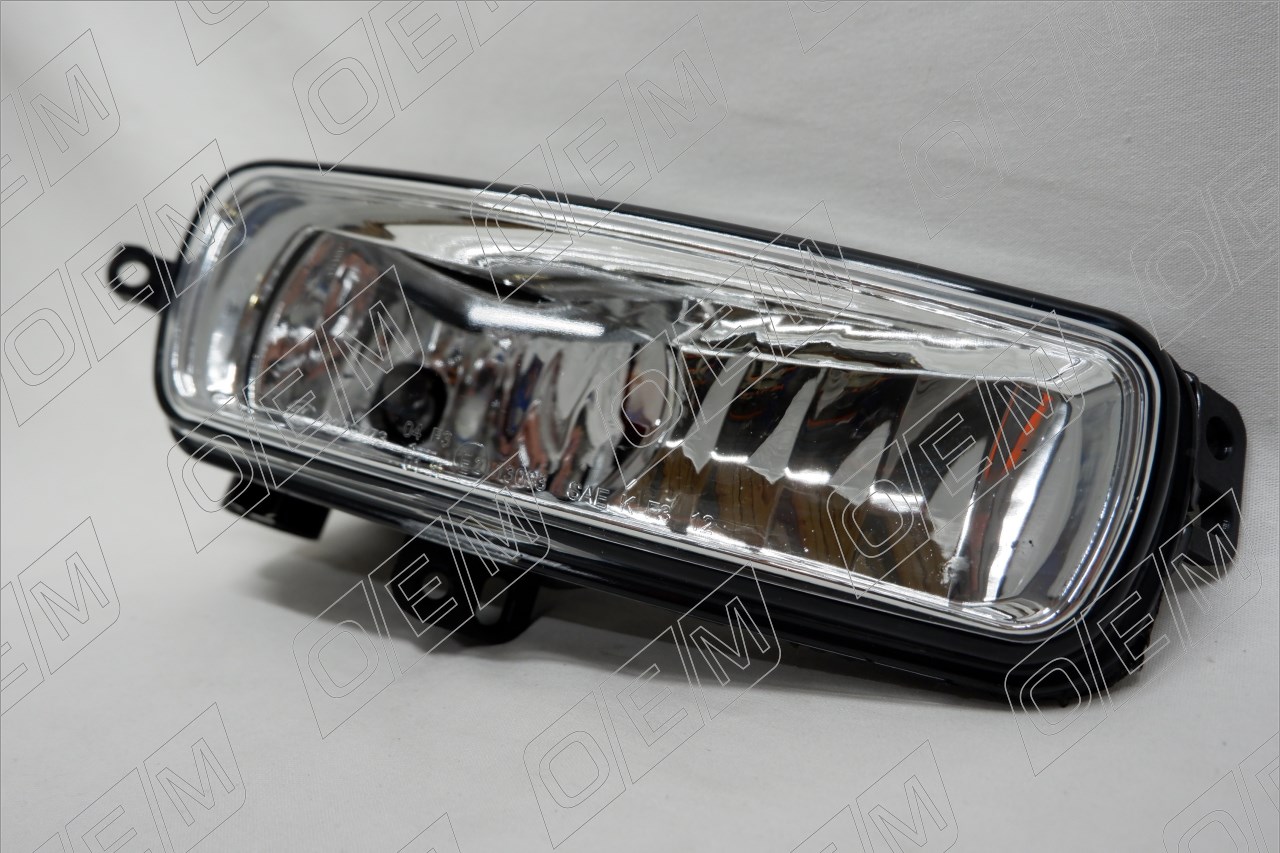 Фара противотуманная правая Ford Focus 2013 Правая