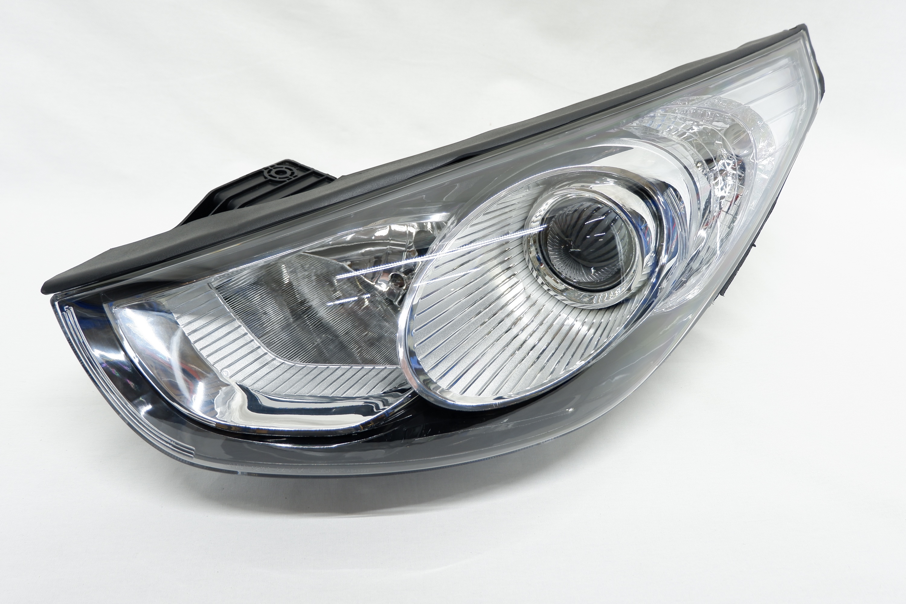 Фара левая Hyundai Ix35  (2010-2013)