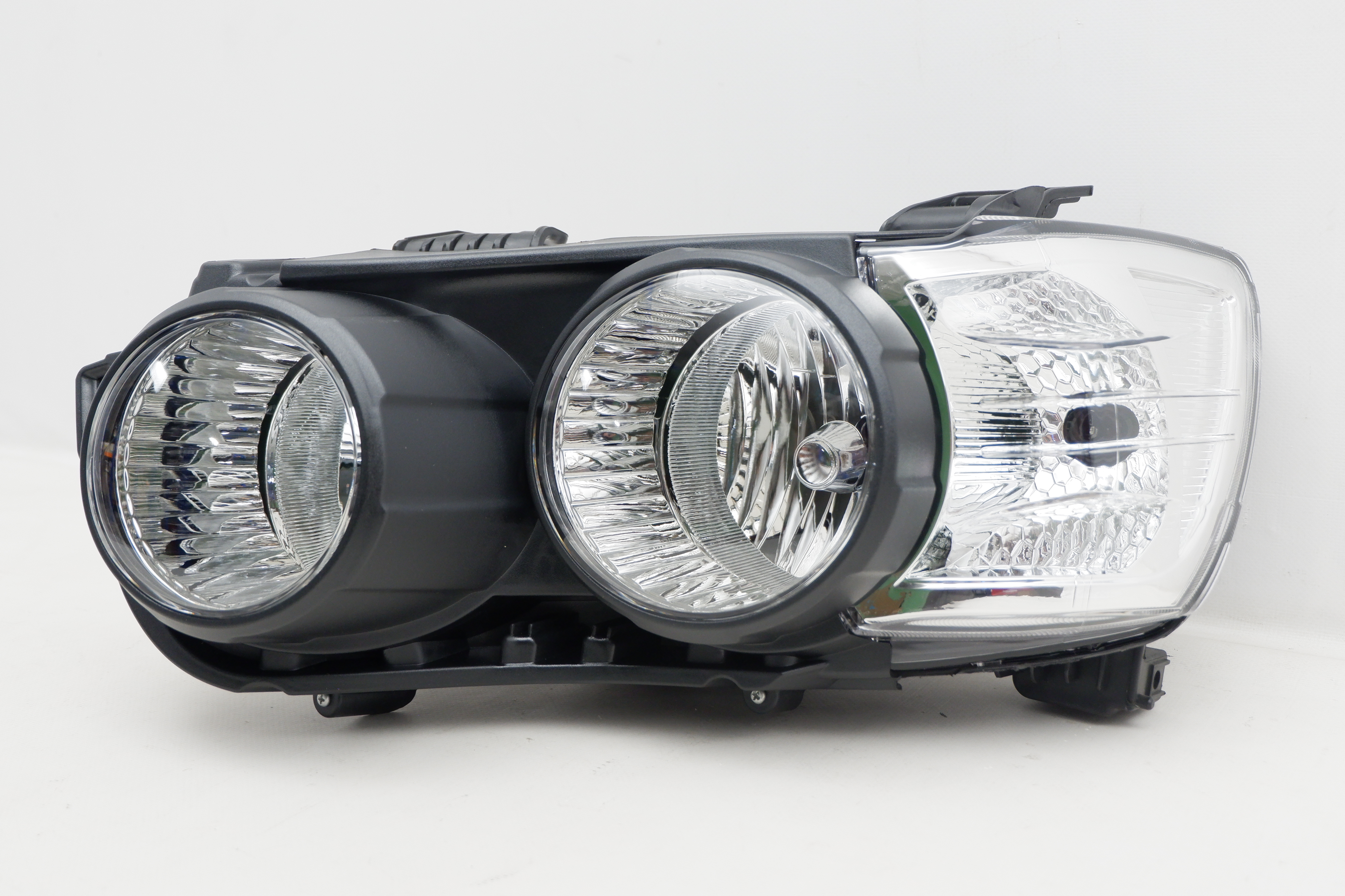 Фара левая Chevrolet Aveo T300 (2012-2020)