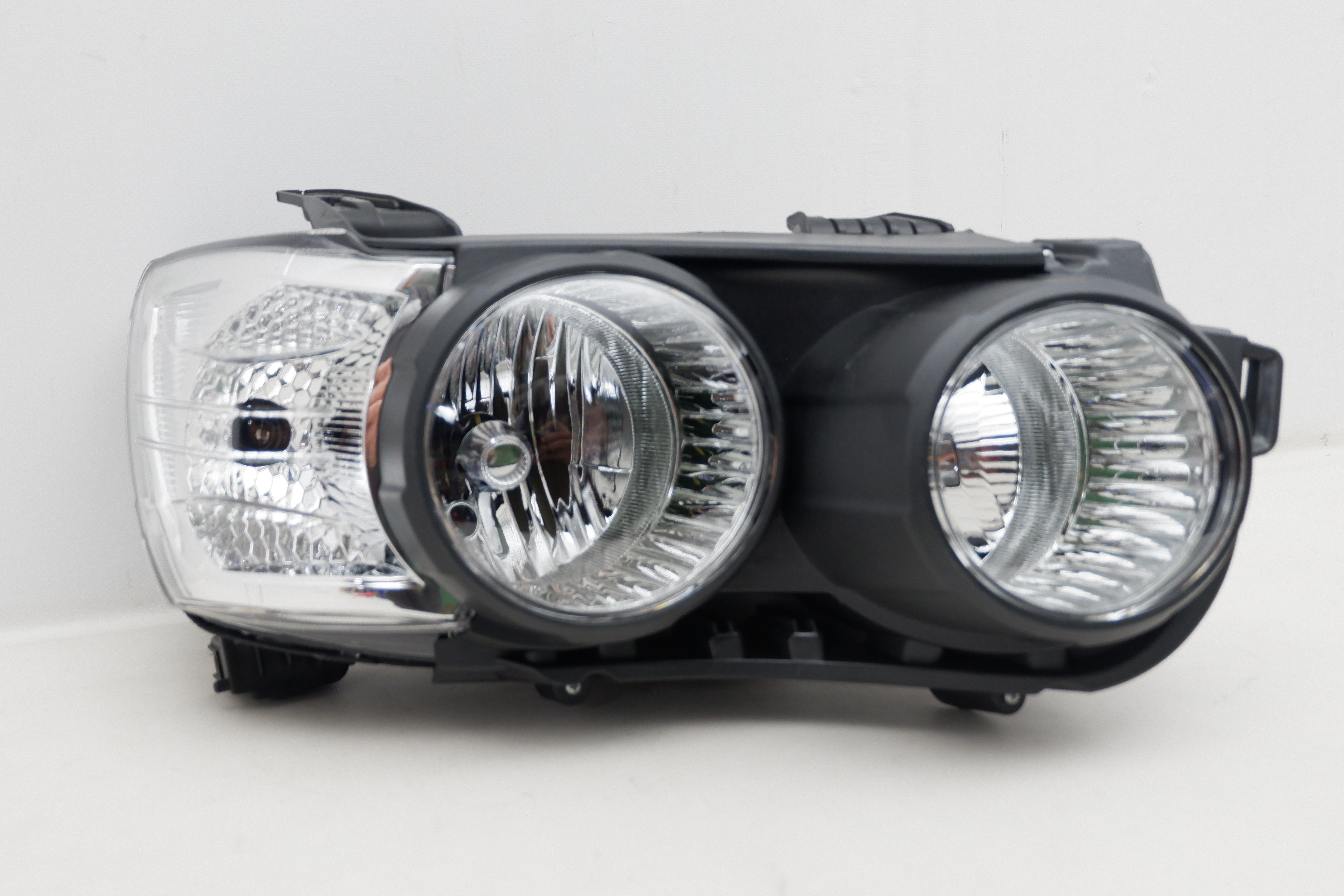 Фара правая Chevrolet Aveo T300 (2012-2020)