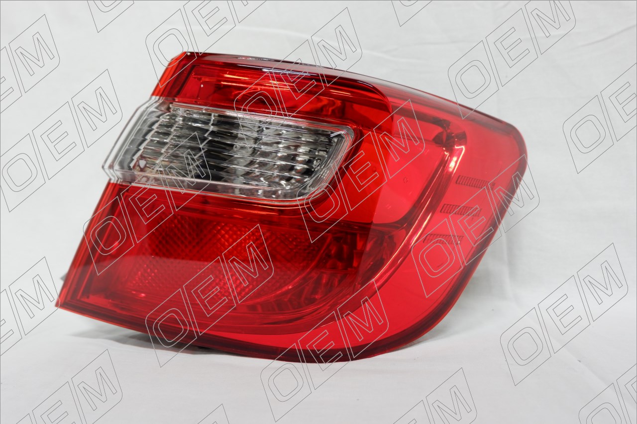Фонарь правый внешний Toyota Camry 7 XV50 (2011-2014)