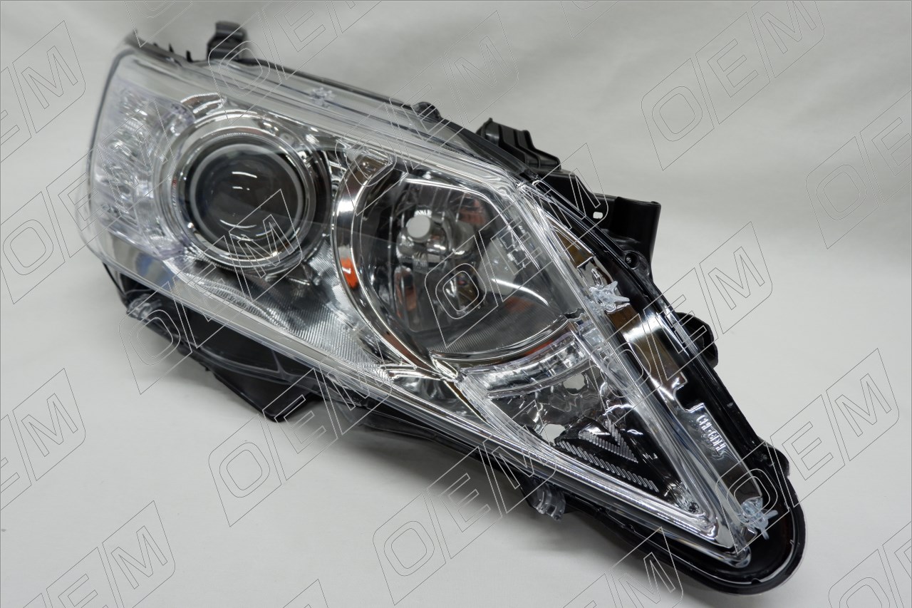 Фара правая Toyota Camry 7 XV50 (2011-2014)