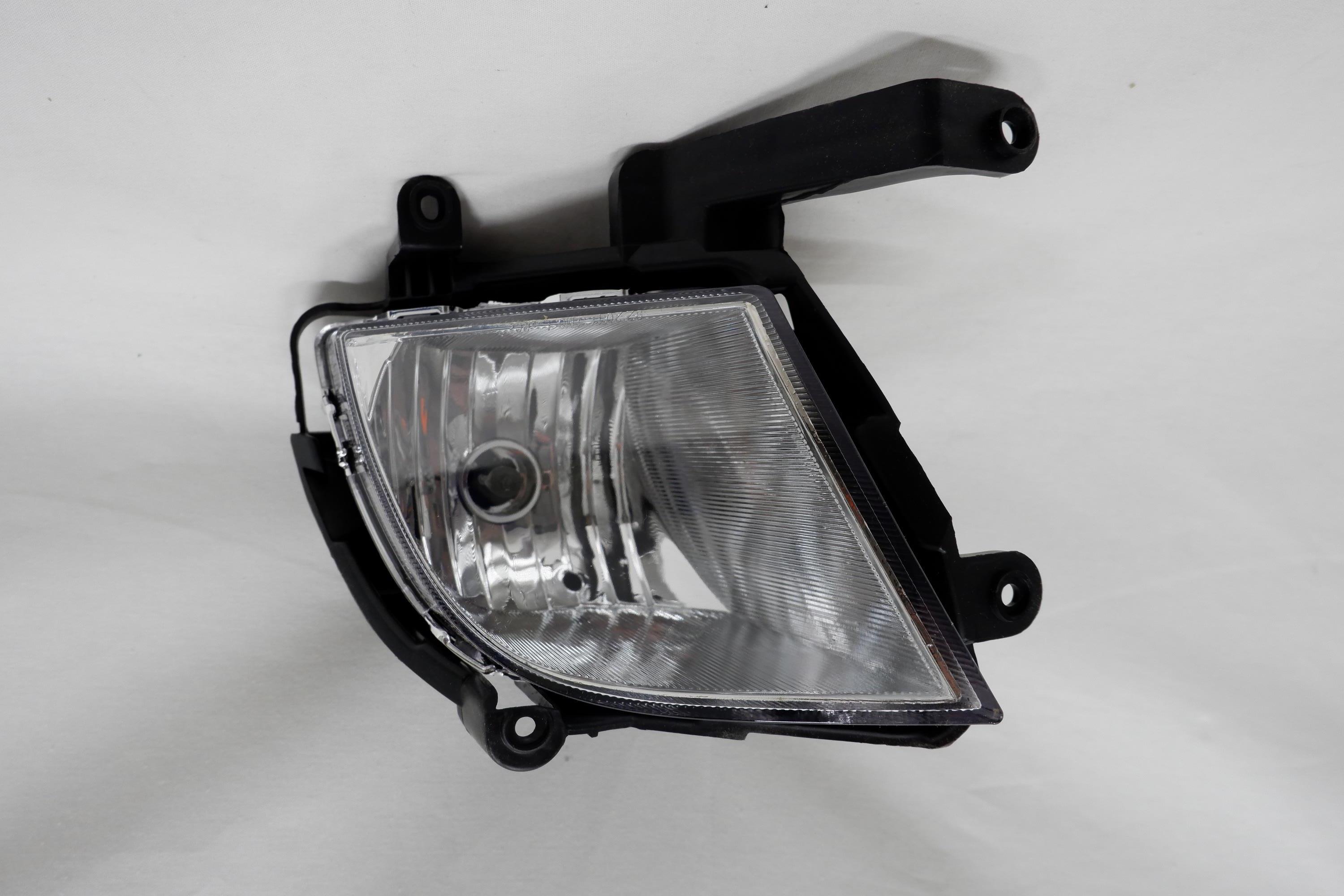 Фара противотуманная левая Kia Cerato 2010 Левая