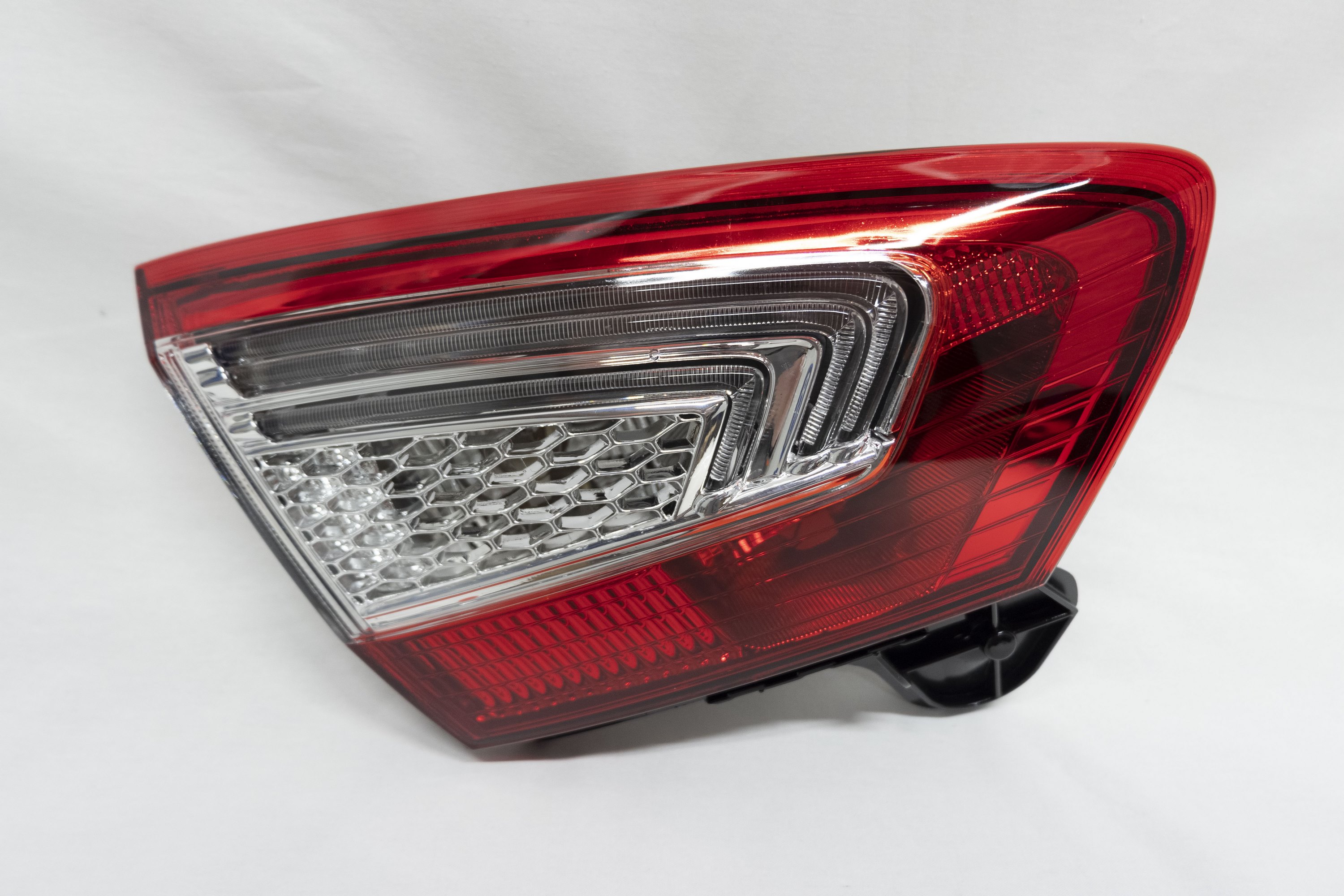 Фонарь левый внутренний Ford Mondeo 4 (2010-2014)
