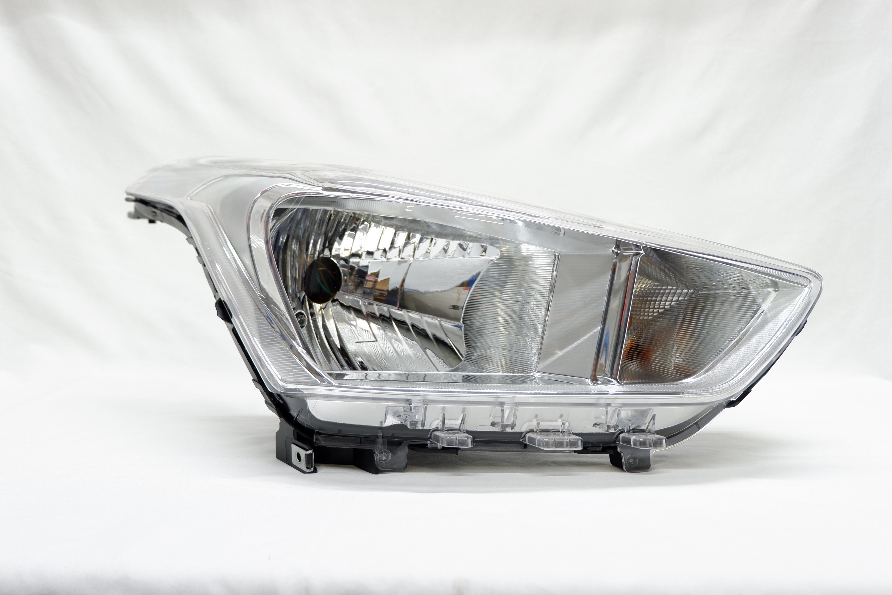 Фара правая Hyundai Creta 1 (2015-2021)