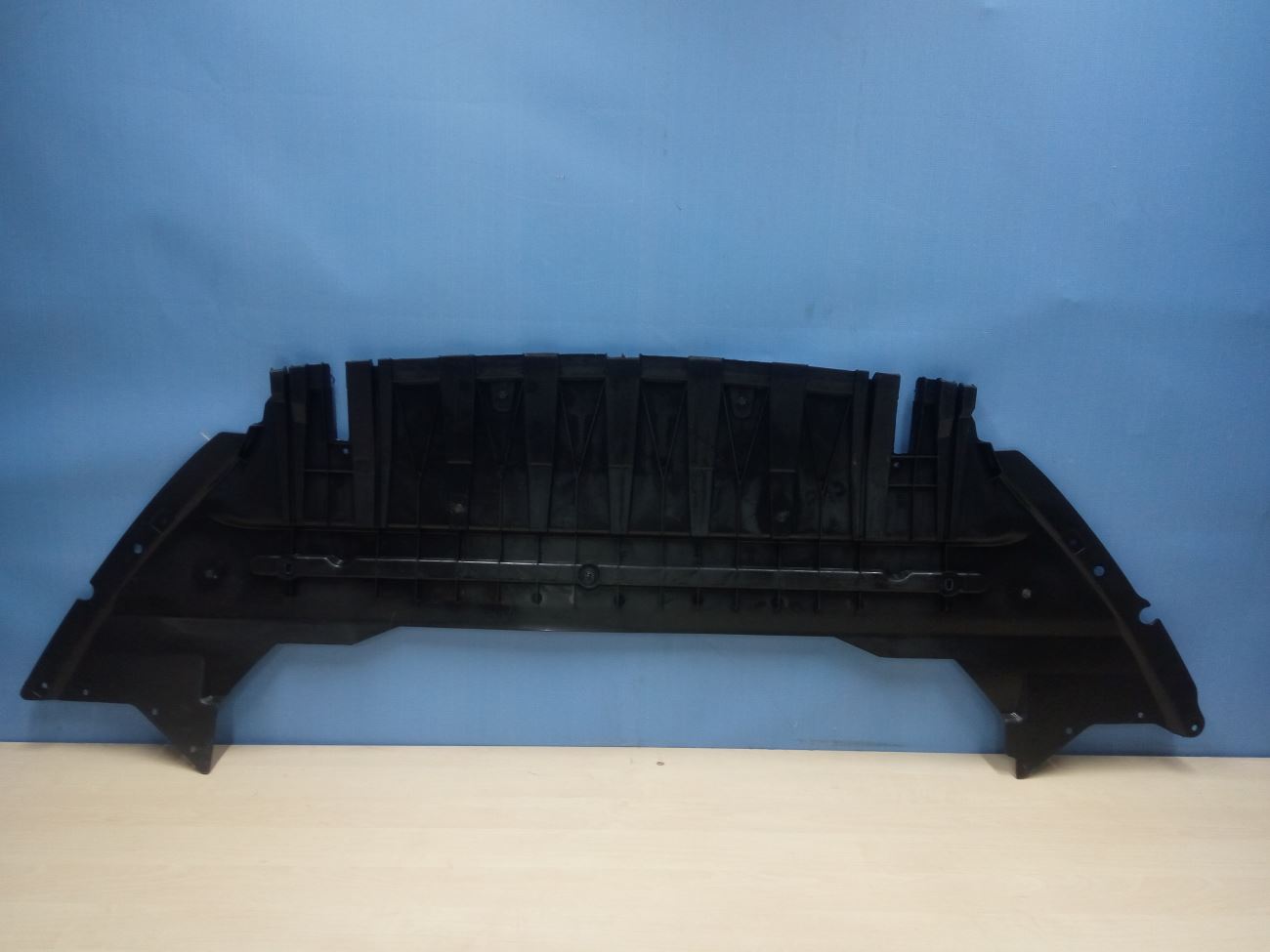 Под бампером мондео 4. Защита бампера форд мондео 4. Пыльник бампера форд мондео 4 рестайлинг. Защита под бампер форд мандео4. Нижняя защита бампера форд мондео 4.