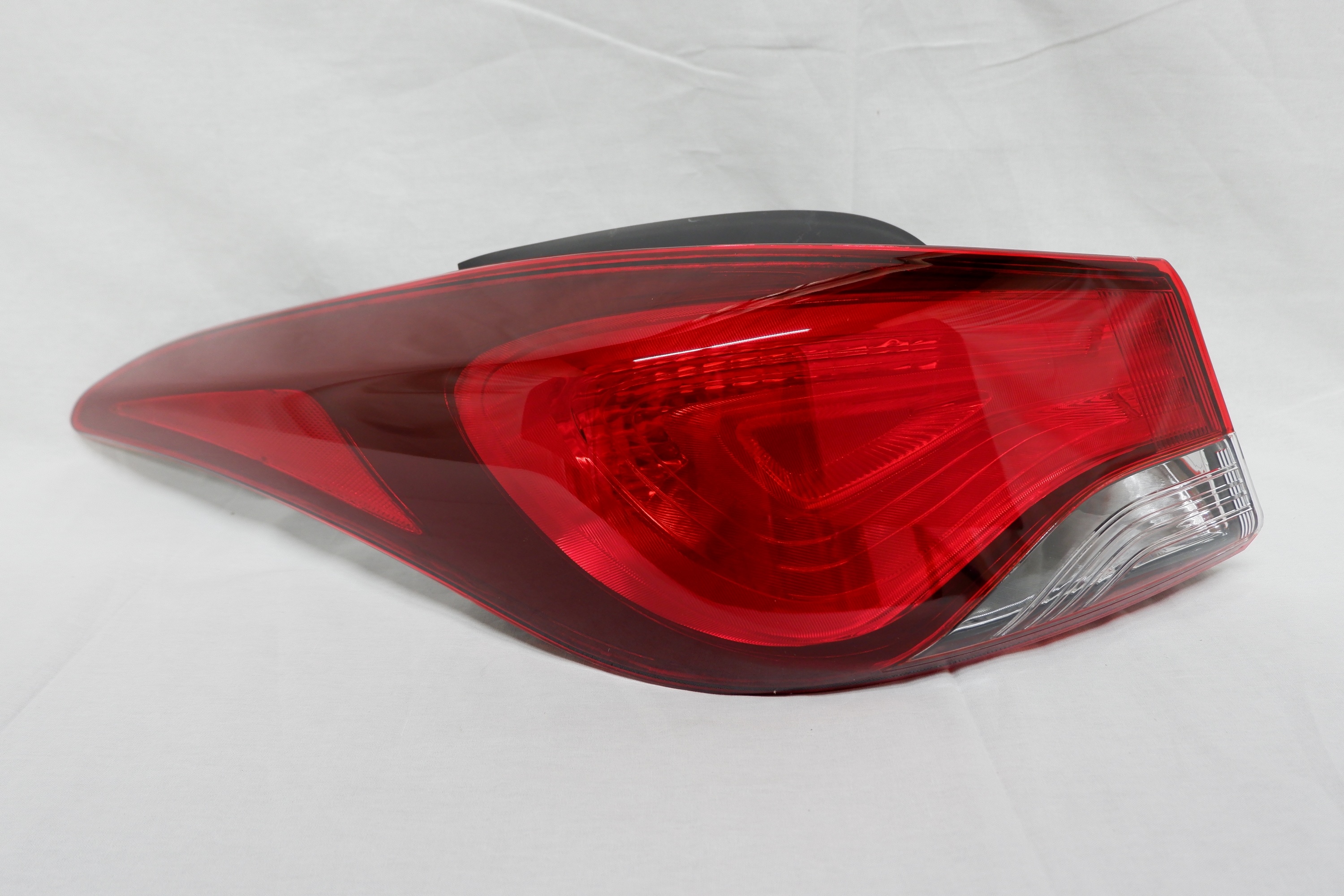 Фонарь левый внешний Hyundai Elantra 5 MD (2013-2016)