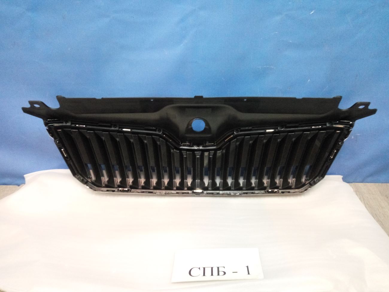 3V0853653AFOD Решетка радиатора Skoda Superb 3 2015-нв 3V0853653A FOD
