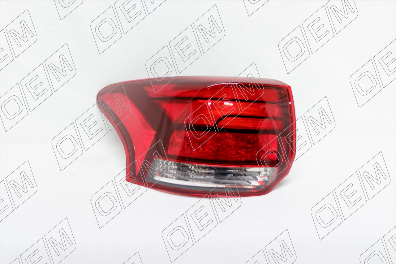 Фонарь левый внешний Mitsubishi Outlander 3 (2015-2023)