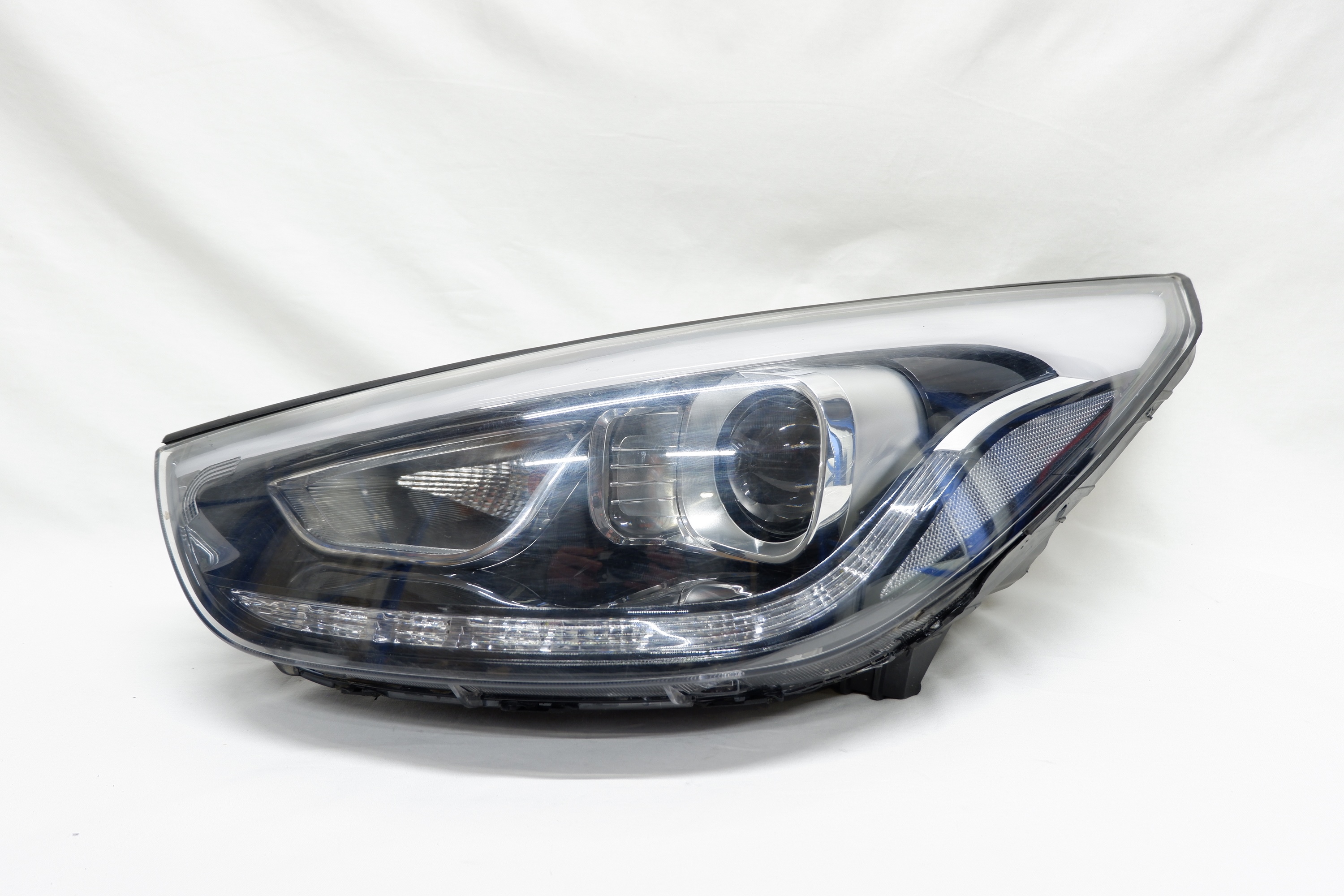 Фара левая Hyundai Ix35  (2013-2015)