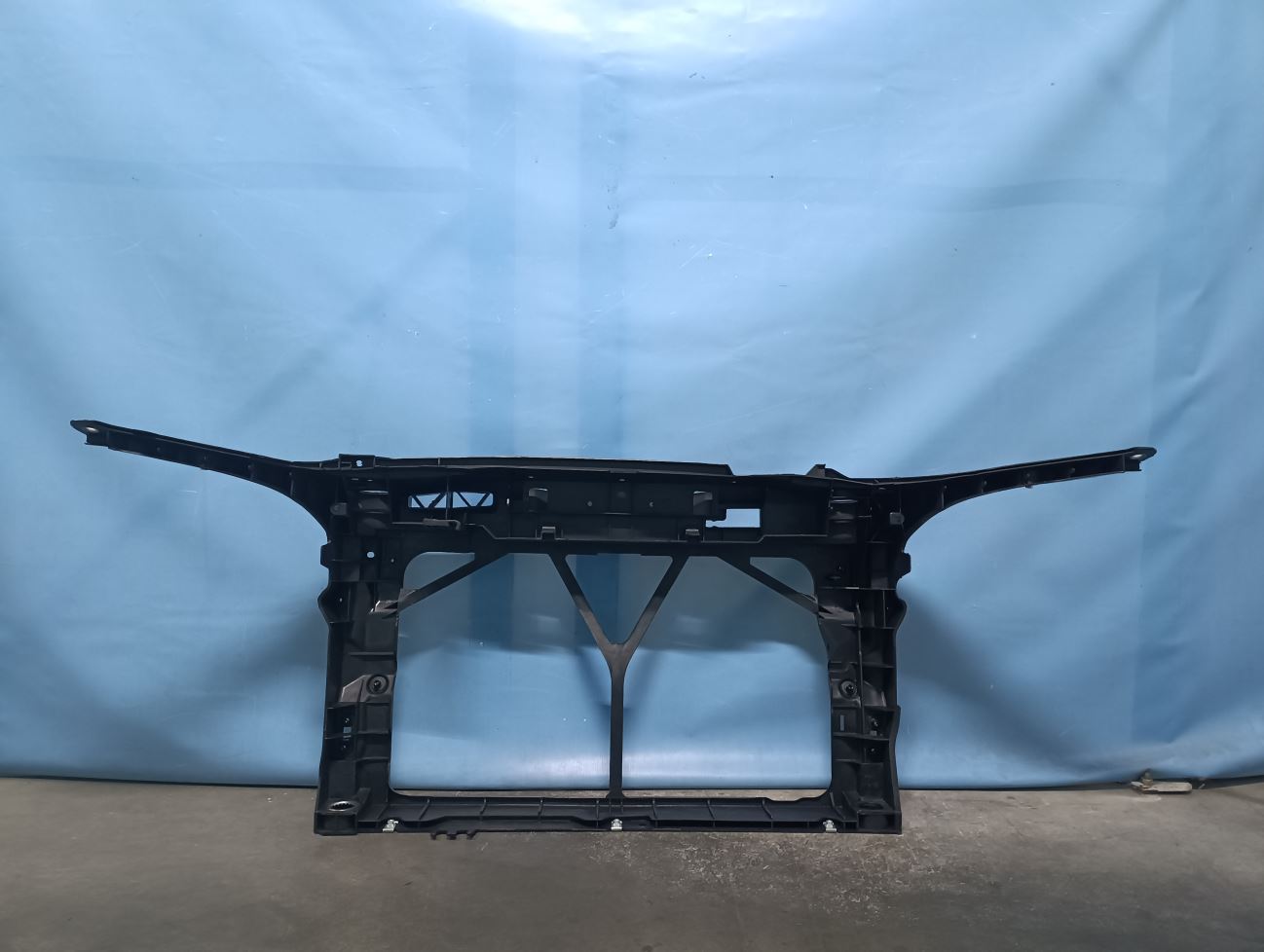 BP4K53110J8H Панель передняя суппорт радиатора Mazda 3 1 BK 2003-2009