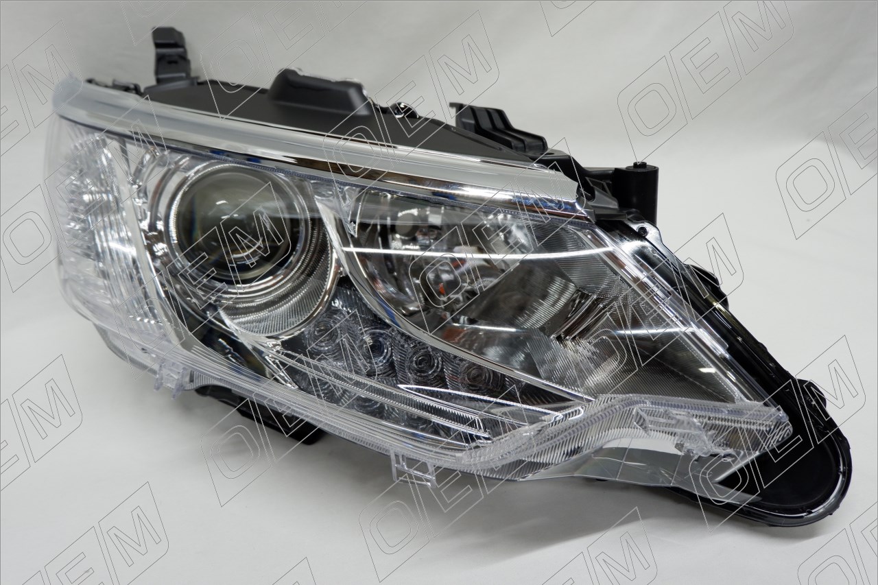 Фара правая Toyota Camry 7 XV50 (2014-2017)