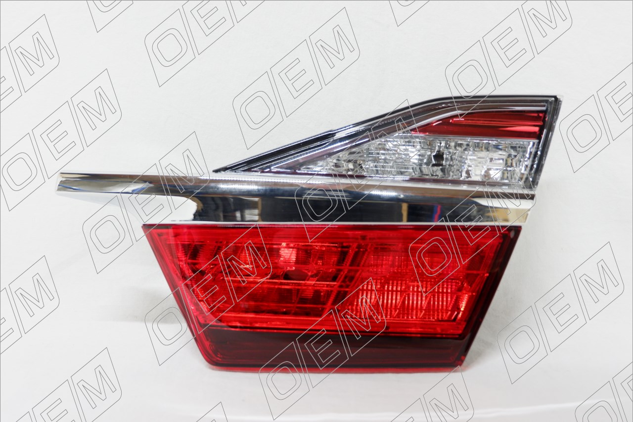 Фонарь правый внутренний Toyota Camry 7 XV50 (2014-2018)
