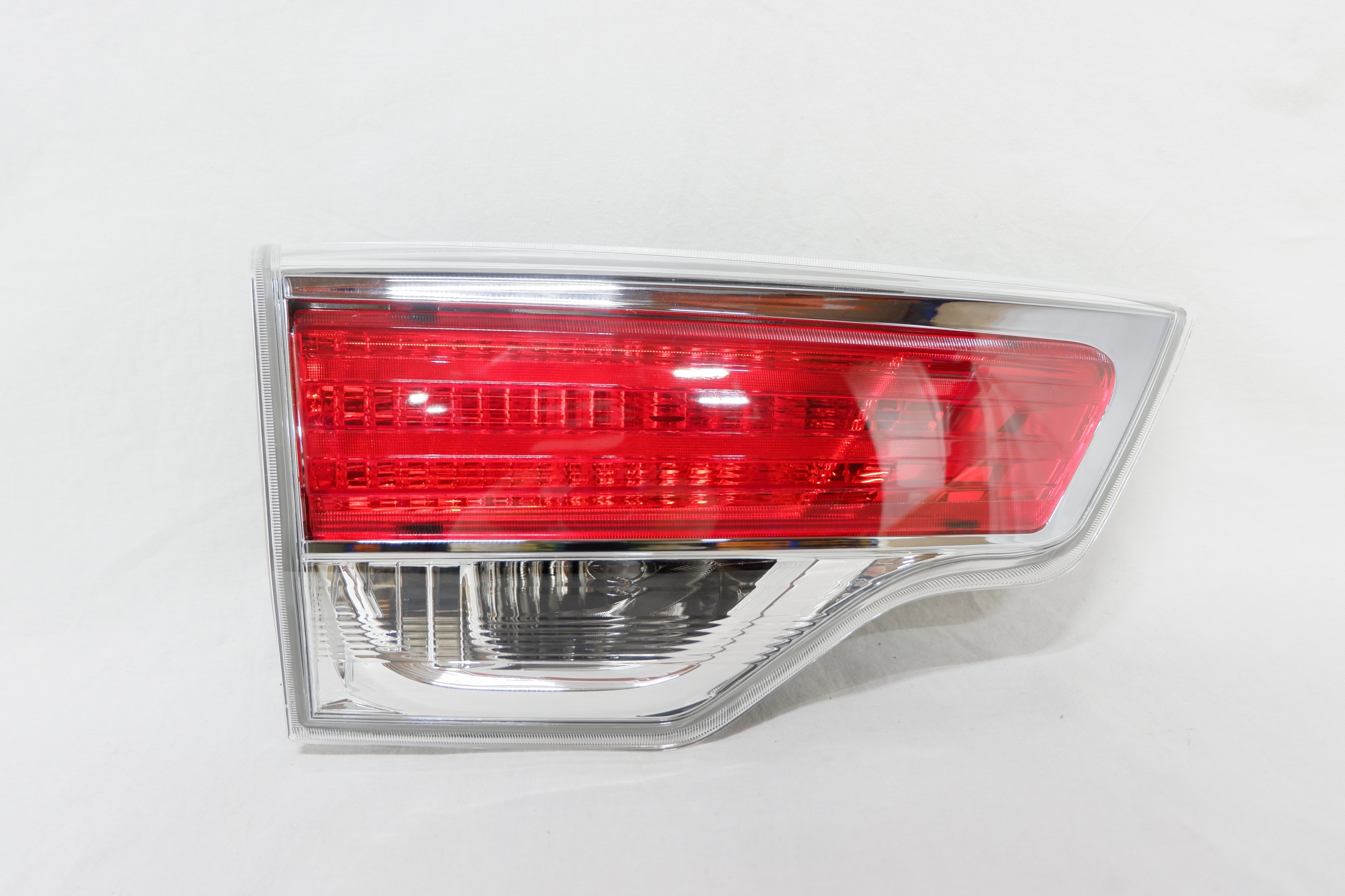 Фонарь левый внутренний Toyota Highlander 3 U50 (2013-2016)
