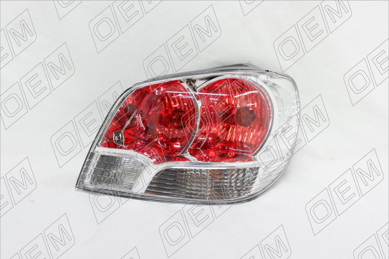 Фонарь правый Mitsubishi Outlander 1 (2003-2008)