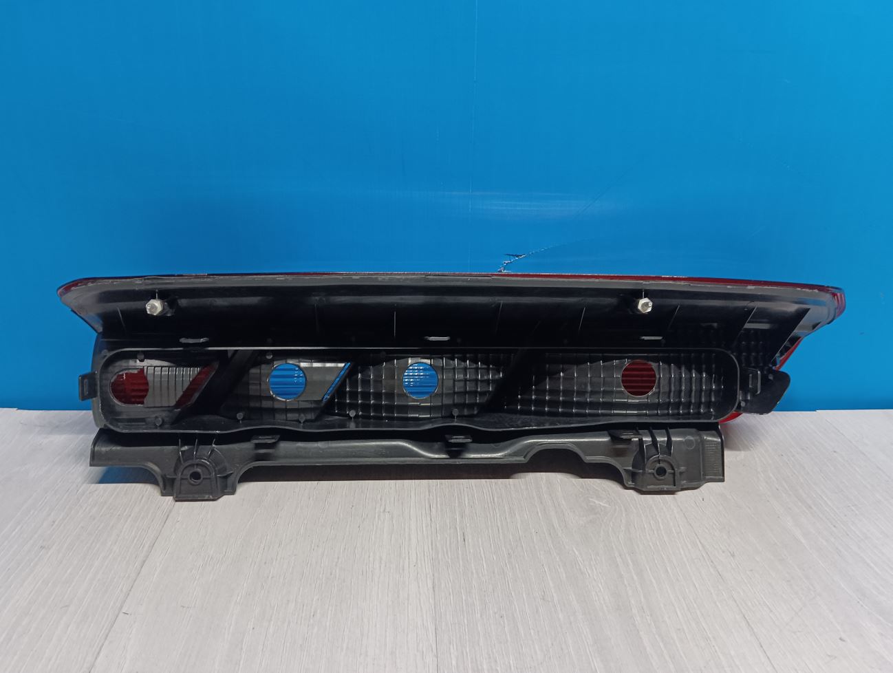 1870425 Фонарь правый Ford Transit 2015-нв