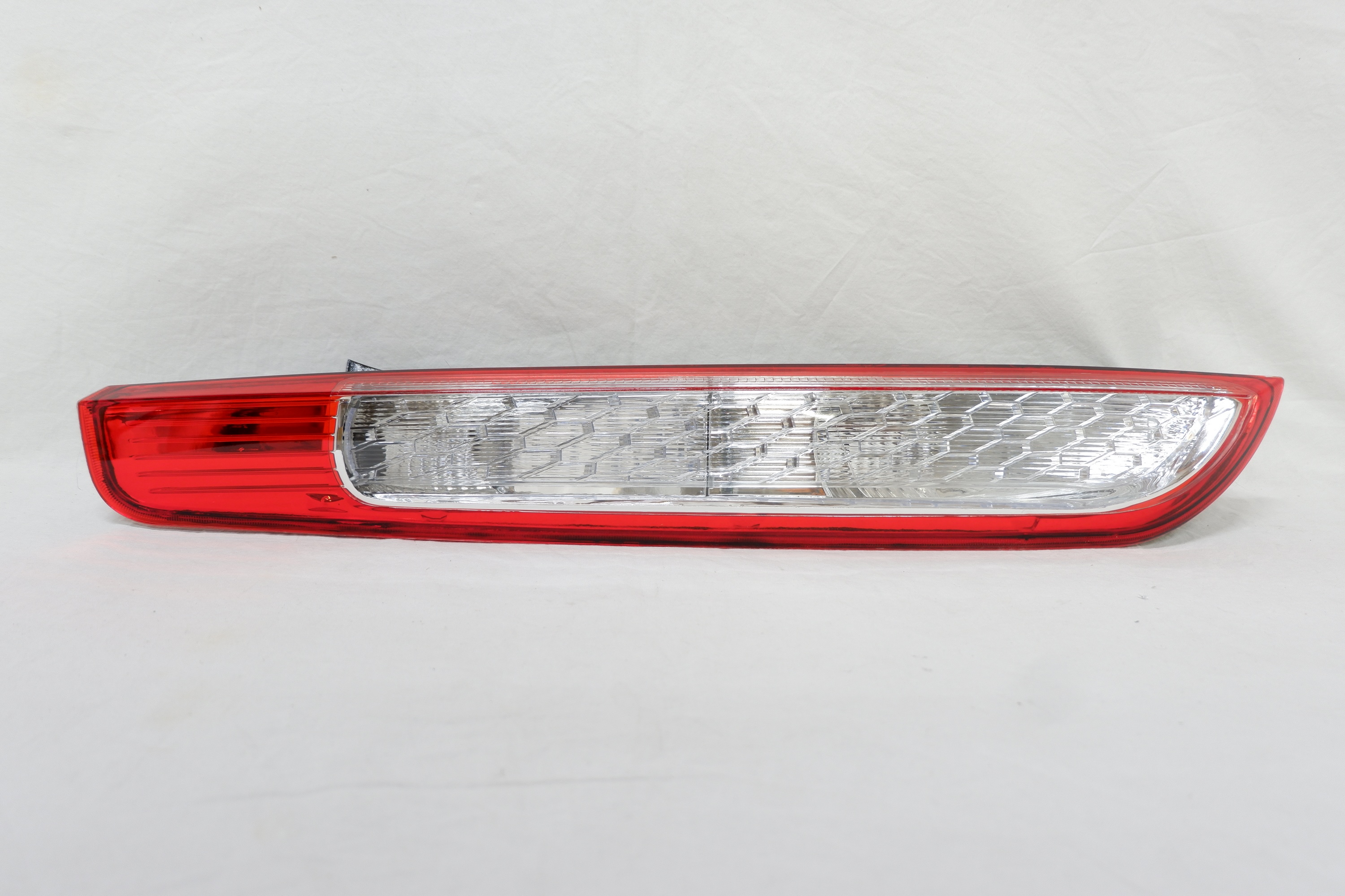 Фонарь левый Ford Focus 2008 хэтчбек