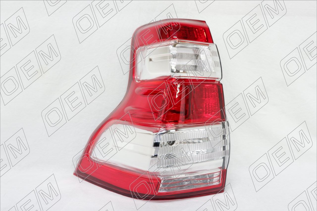 Фонарь левый Toyota Land Cruiser Prado 150 (2013-2017)