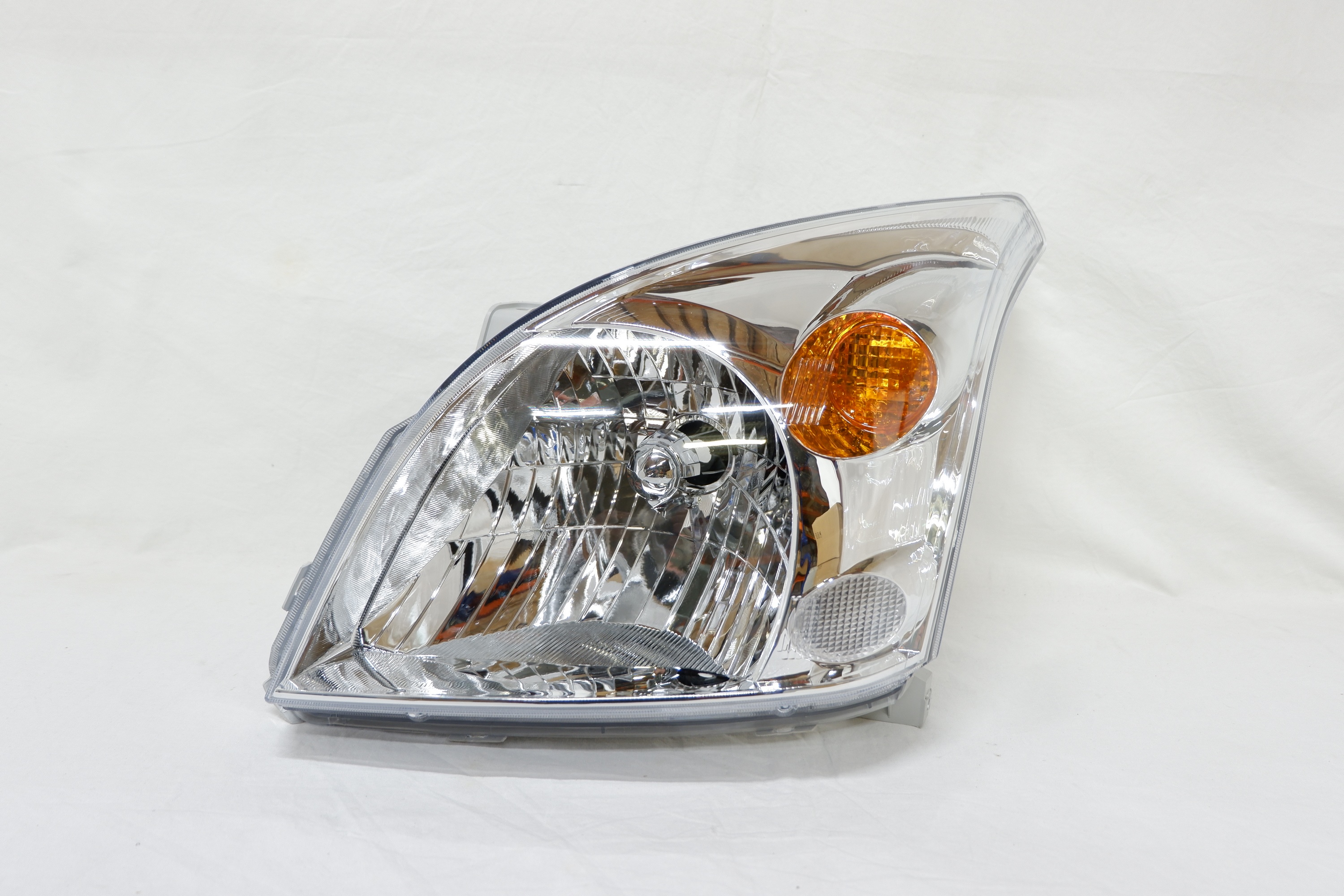 Фара левая Toyota Land Cruiser Prado 120 (2003-2009)