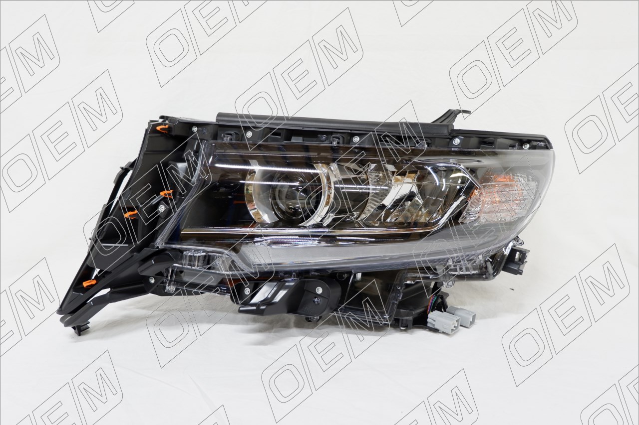 Фара левая Toyota Land Cruiser Prado 150 (2017-2024)