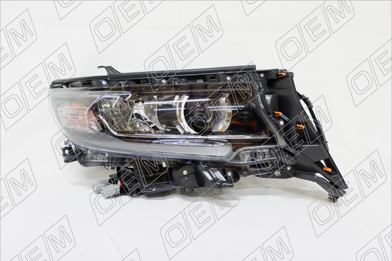 Фара правая Toyota Land Cruiser Prado 150 (2017-2024)