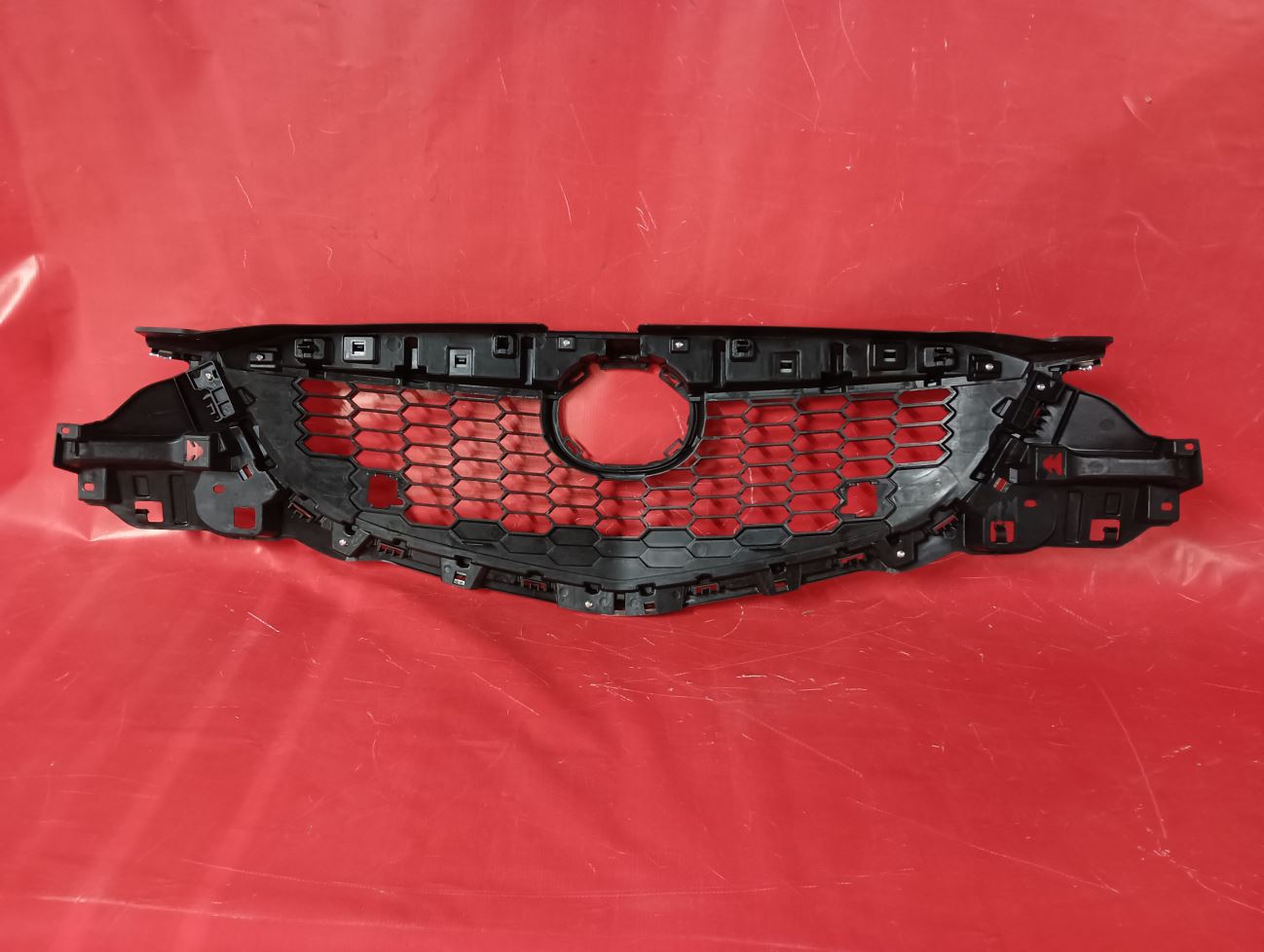 KD4550710D Решетка радиатора Mazda CX-5 1 2011-2017 KD45-50-710D