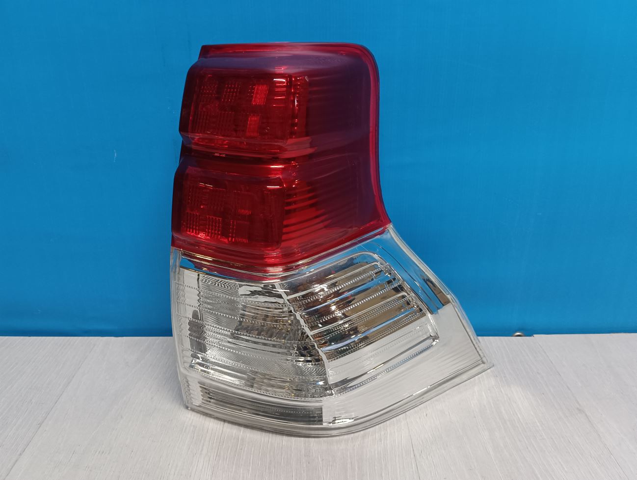 Фонарь правый Toyota Land Cruiser Prado 150 (2009-2013)