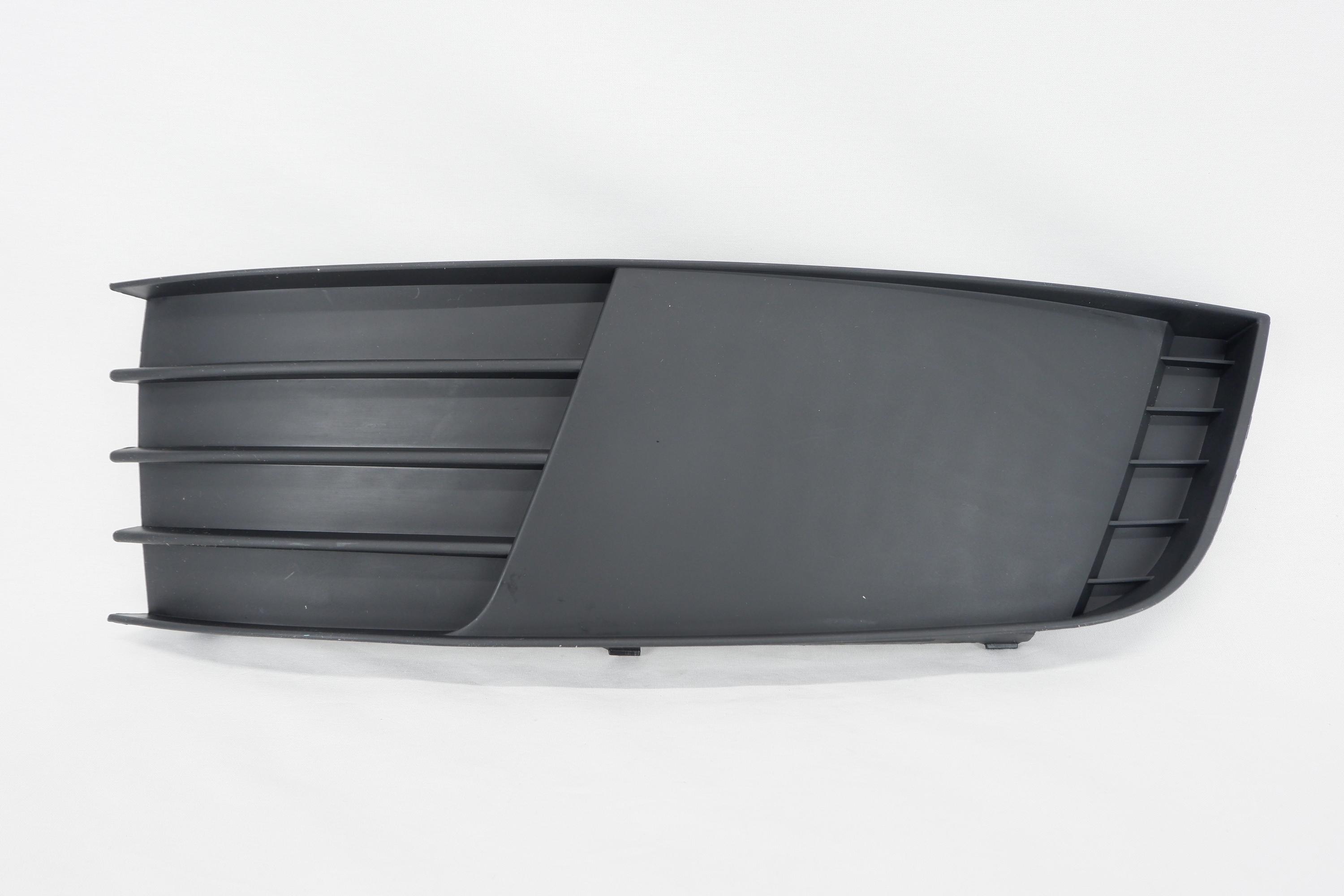 Заглушка противотуманной фары левая Skoda Octavia 3 A7 (2013-2020) 5E08073679B9 (MW-001282081002052017)