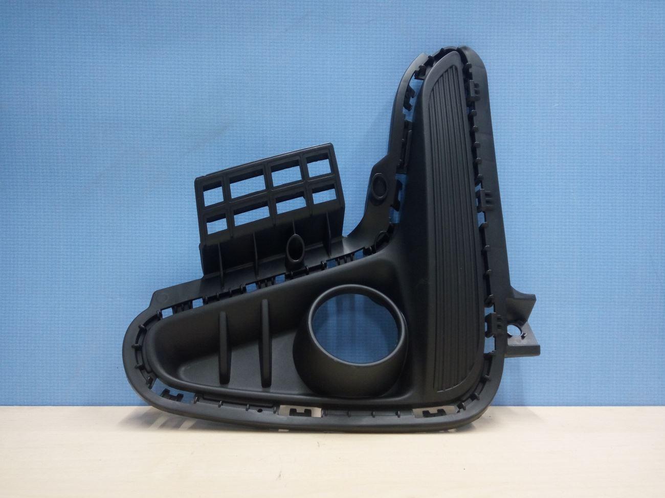 Окантовка противотуманной фары левая Kia Rio 4 FB (2017-нв) 86523h0000 (MW-002008311003092018)