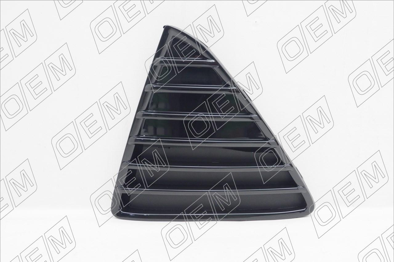 Решетка в бампер нижняя левая  Ford  Focus  3 