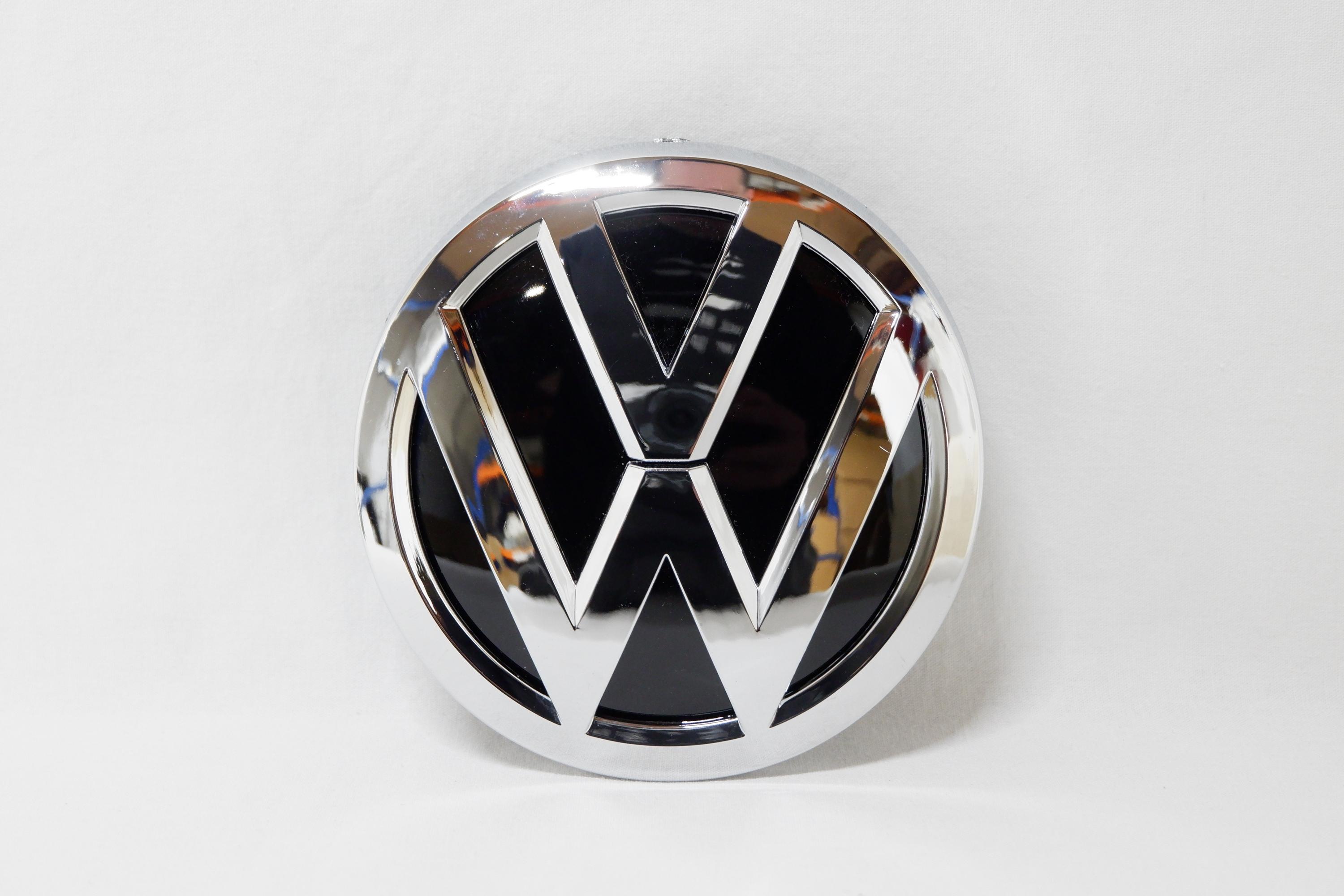 Эмблема в решетку радиатора Volkswagen Polo 5 (2010-2020) 6C0853600FOD (MW-002156861017092019)
