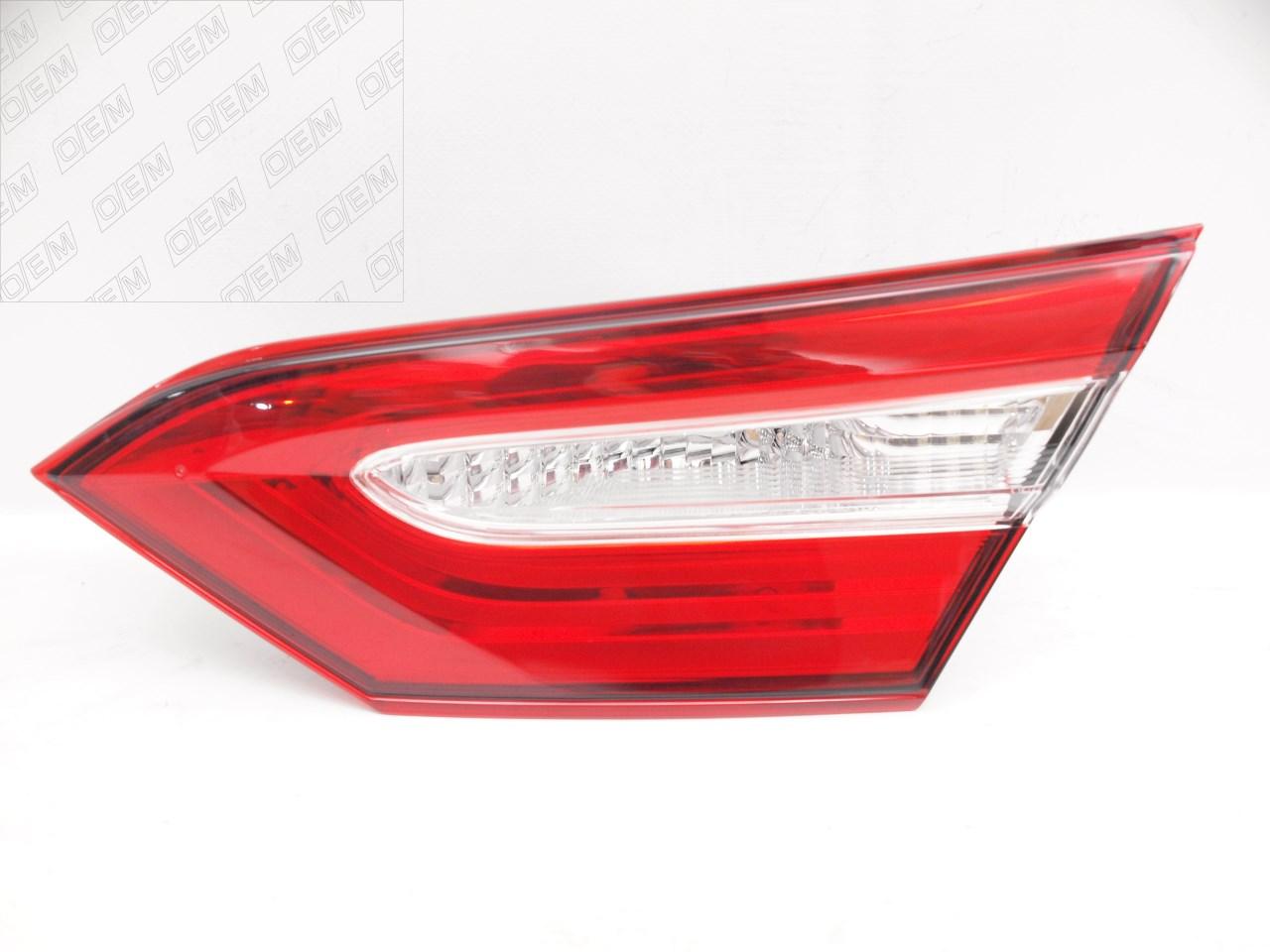 Фонарь правый внутренний  Toyota  Camry  8 XV70 