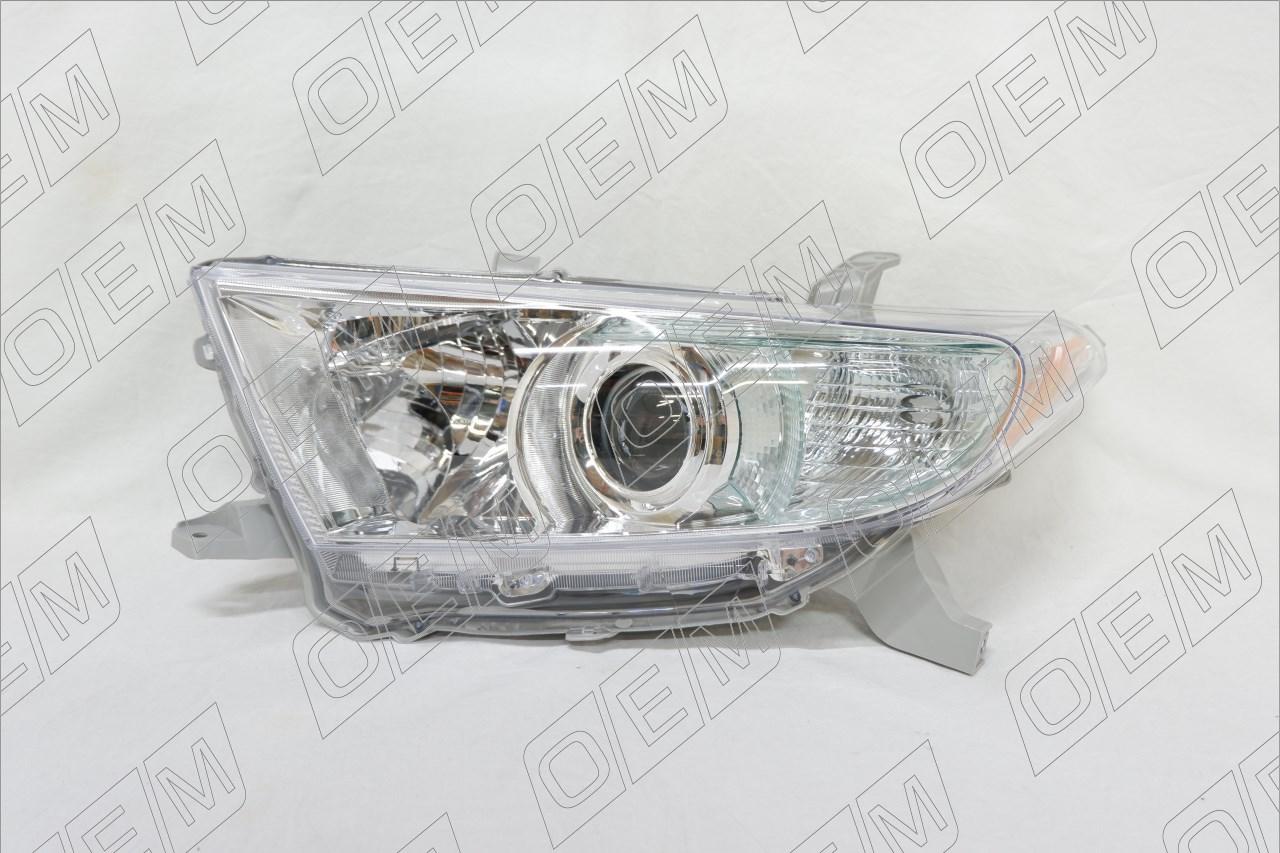 Фара левая  Toyota  Highlander  2 U40 