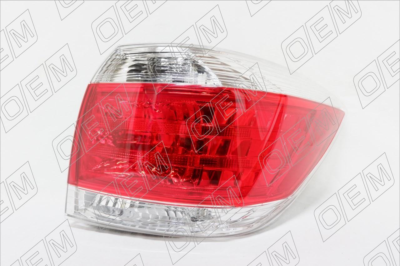Фонарь правый  Toyota  Highlander  2 U40 