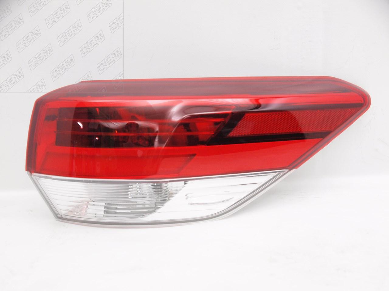 Фонарь правый внешний  Toyota  Highlander  3 U50 
