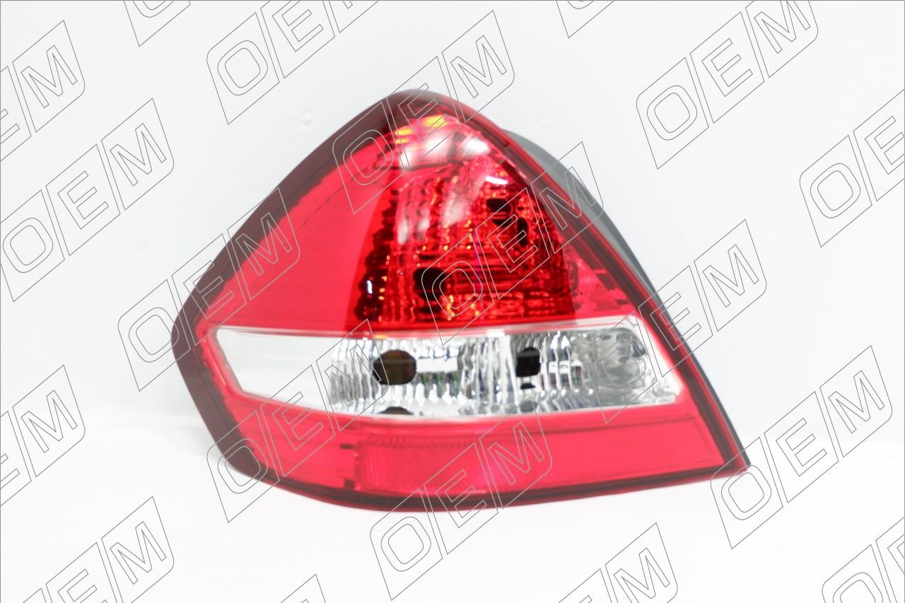 Фонарь левый  Nissan  Tiida  C11 