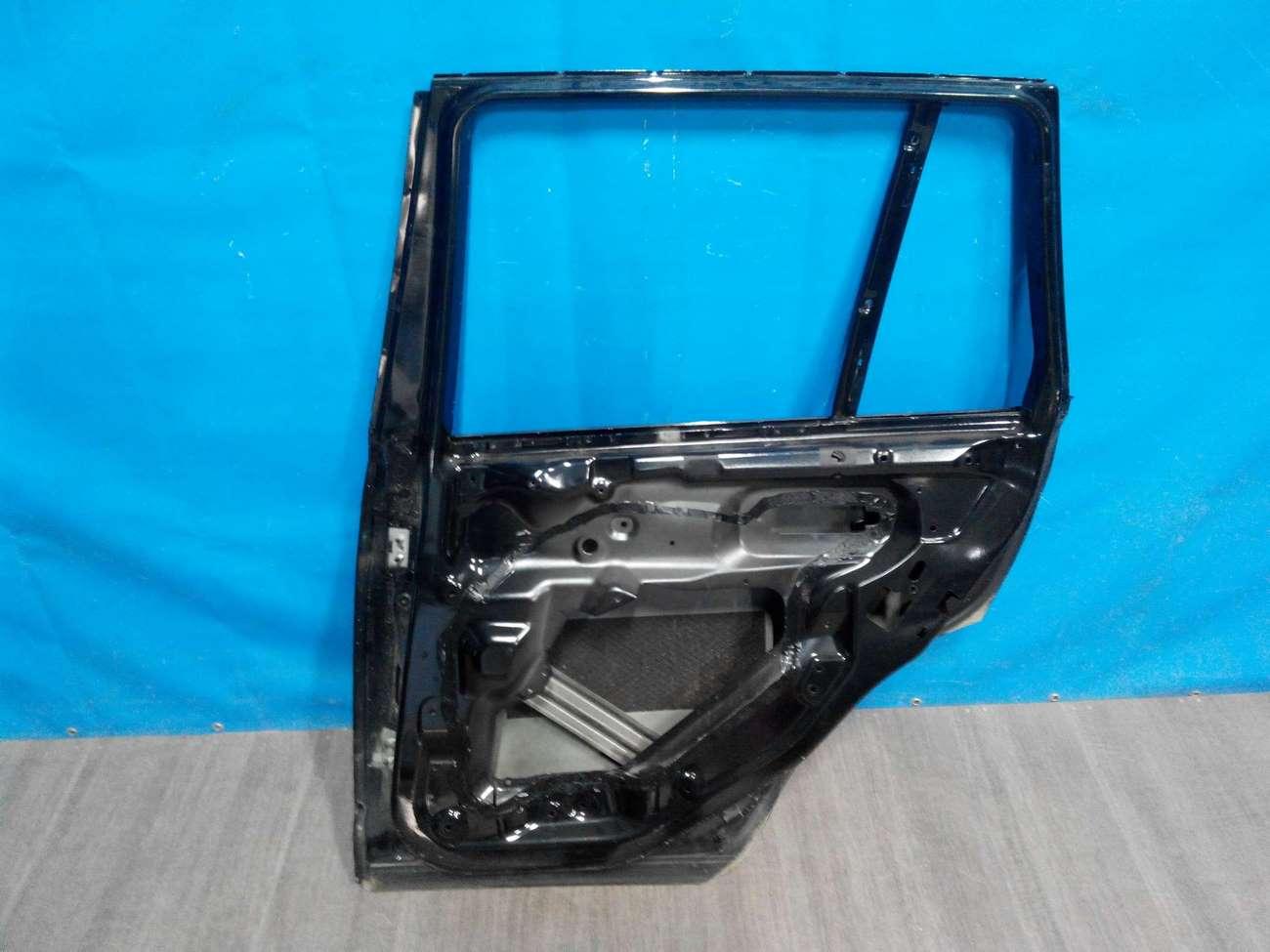 Дверь bmw x3 e83. Bmw x3 дверь передняя. Дверь bmw x3 e83. Creta тонировка 70. Дверь bmw x3.