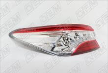 Фонарь левый внешний Toyota Camry 8 XV70 (2017-2024)